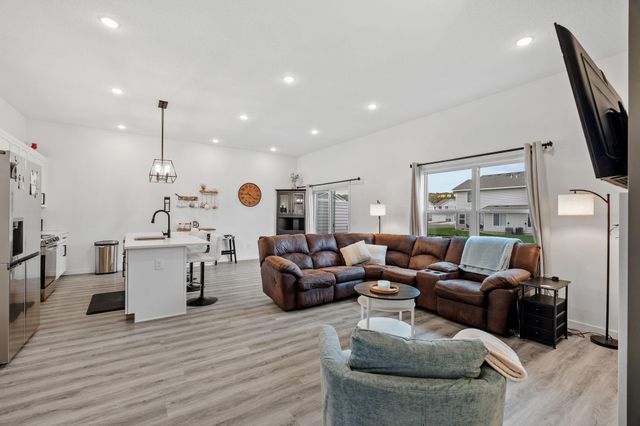 20209 Prairie Drive, Big Lake, MN 55309