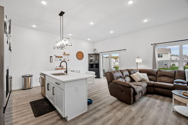 20209 Prairie Drive, Big Lake, MN 55309