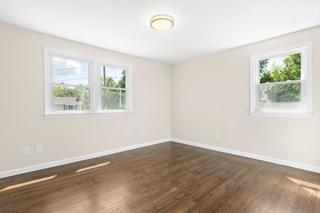 105 Birchwood Dr, Swansea, MA 02777