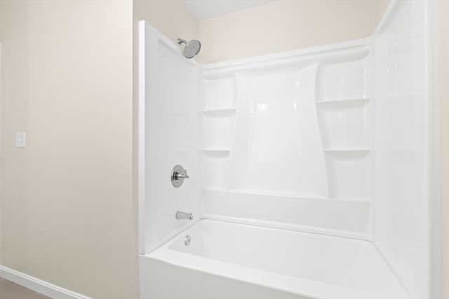 105 Birchwood Dr, Swansea, MA 02777