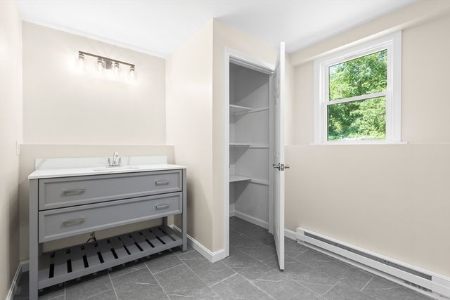 105 Birchwood Dr, Swansea, MA 02777