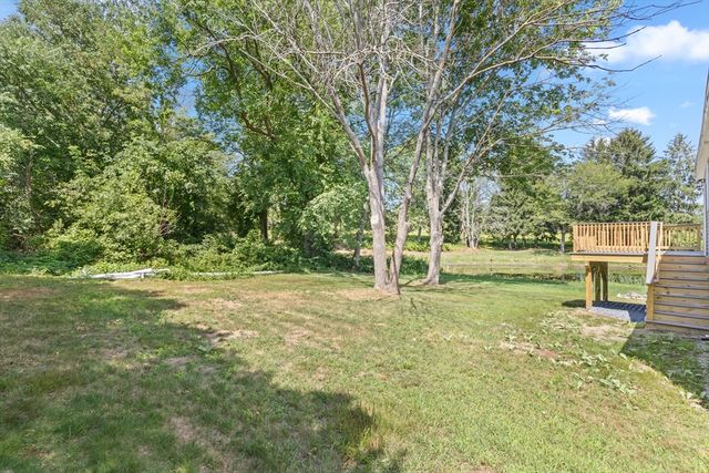 105 Birchwood Dr, Swansea, MA 02777