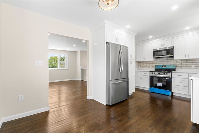 105 Birchwood Dr, Swansea, MA 02777