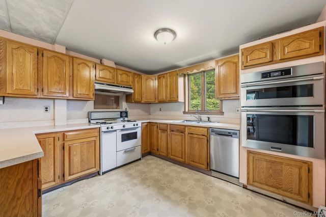 8 Norris Drive, Swan Lake, NY 12783