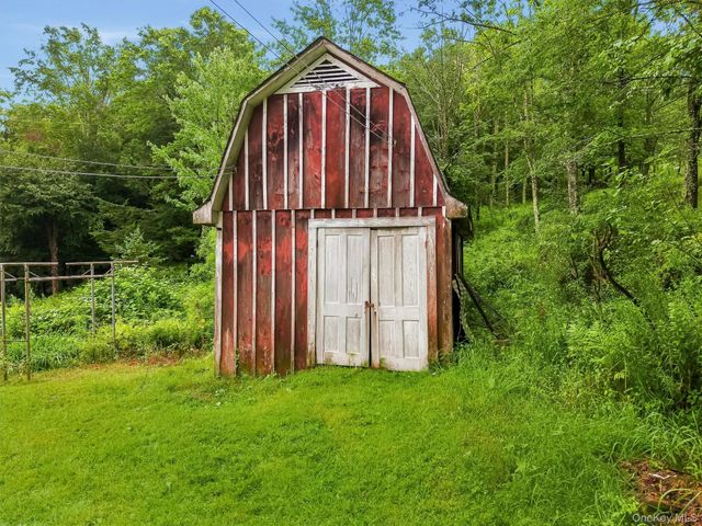 8 Norris Drive, Swan Lake, NY 12783