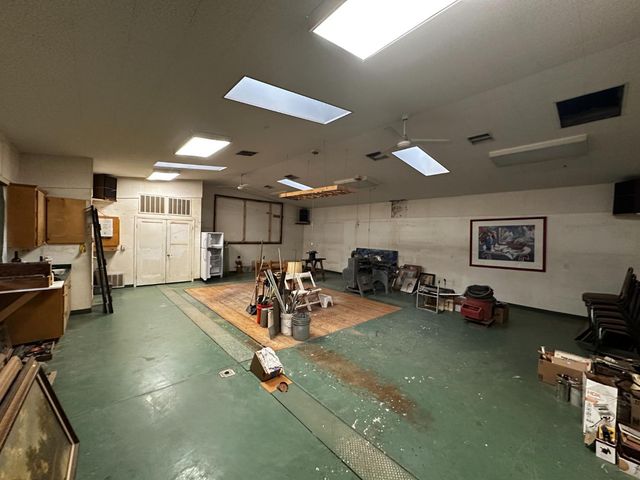 707 W Shields Avenue, Fresno, CA 93705