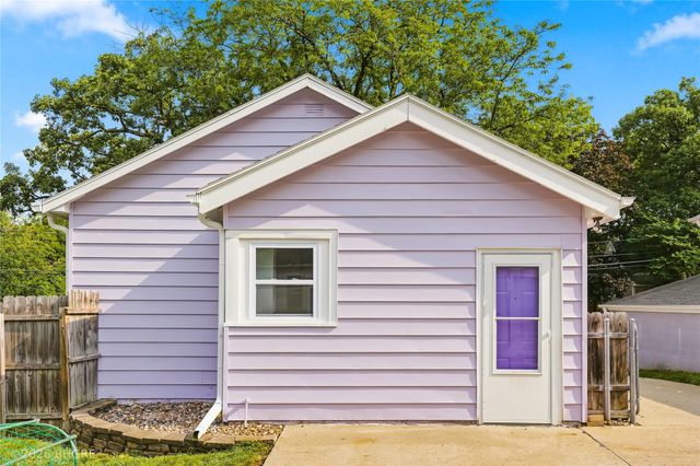 1320 Pleasant View Drive, Des Moines, IA 50315