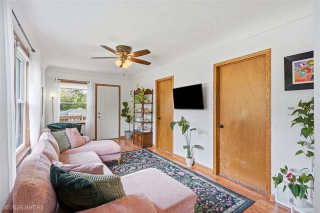 1320 Pleasant View Drive, Des Moines, IA 50315