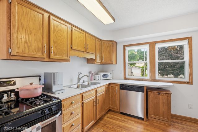 1320 Pleasant View Drive, Des Moines, IA 50315
