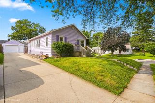 1320 Pleasant View Drive, Des Moines, IA 50315