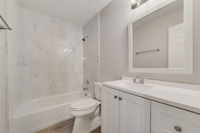 9406 Chimneywood Drive, Rowlett, TX 75089