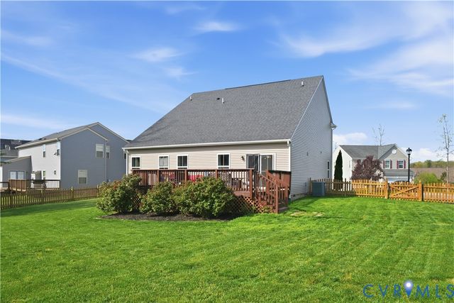 7879 Uplands Dr, New Kent, VA 23124