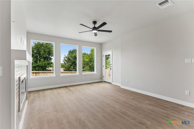 1307 Lone Pine Way, Killeen, TX 76543