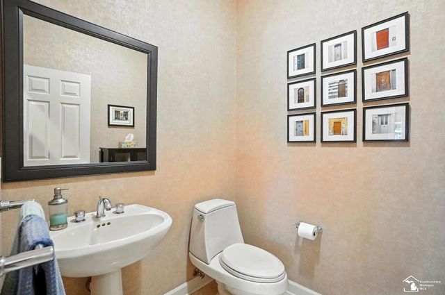 510 Ave De Lafayette Avenue, Monroe, MI 48162