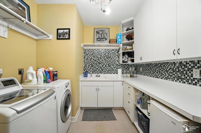 510 Ave De Lafayette Avenue, Monroe, MI 48162