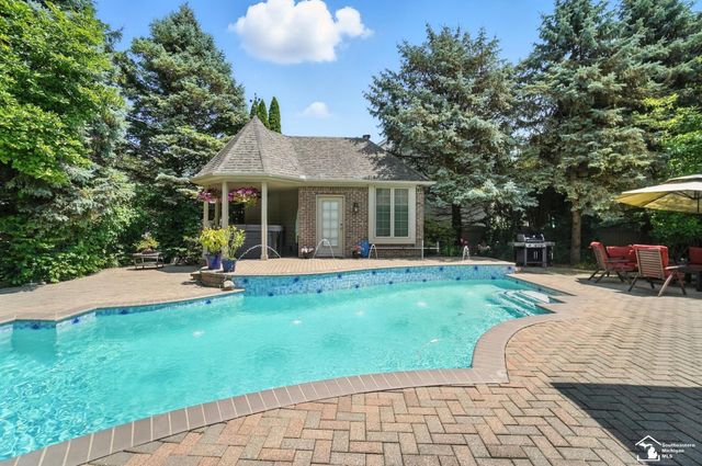 510 Ave De Lafayette Avenue, Monroe, MI 48162