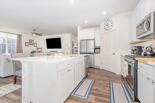 14731 S Azalia Circle, Plainfield, IL 60544