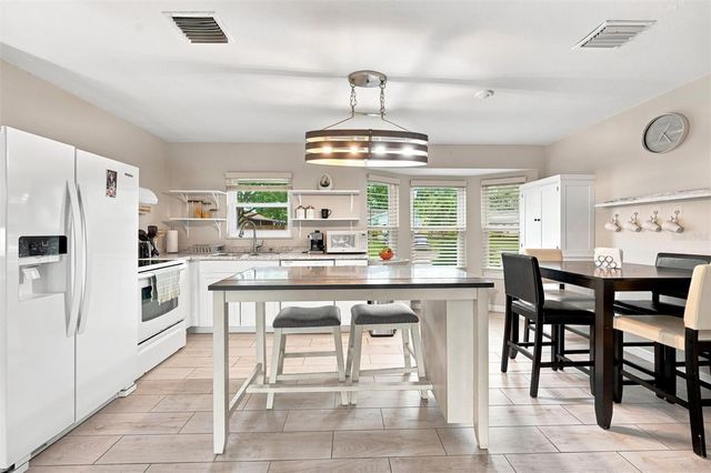 670 KIRKLAND CIRCLE, Dunedin, FL 34698