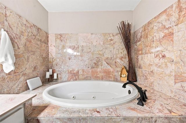 670 KIRKLAND CIRCLE, Dunedin, FL 34698