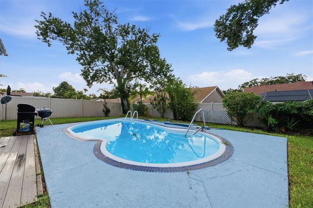 670 KIRKLAND CIRCLE, Dunedin, FL 34698