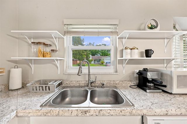 670 KIRKLAND CIRCLE, Dunedin, FL 34698