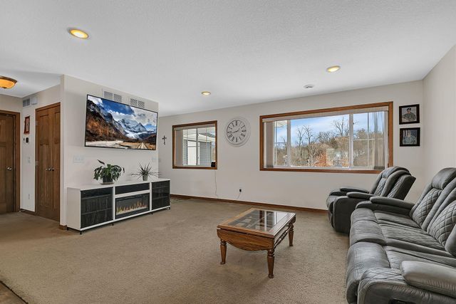 10185 440th Street, Holdingford, MN 56340