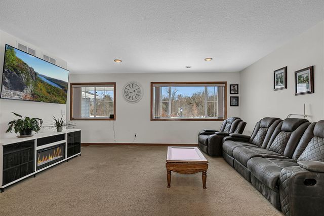 10185 440th Street, Holdingford, MN 56340