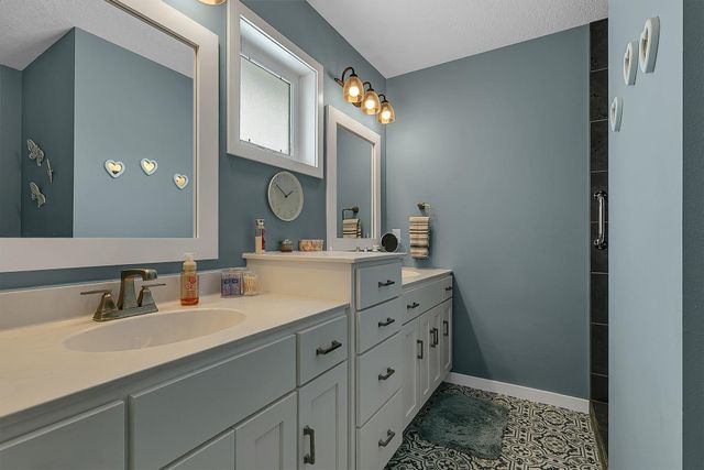 10185 440th Street, Holdingford, MN 56340