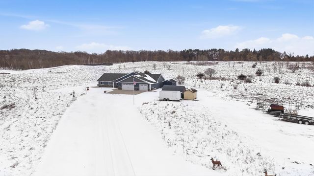 10185 440th Street, Holdingford, MN 56340