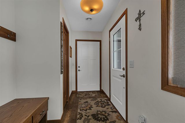 10185 440th Street, Holdingford, MN 56340