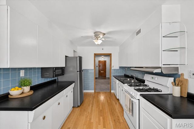 8250 Tulane Avenue, St Louis, MO 63132