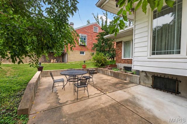 8250 Tulane Avenue, St Louis, MO 63132