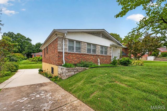 8250 Tulane Avenue, St Louis, MO 63132