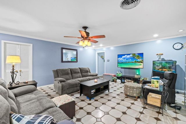 8611 Twelve Oaks Drive, Texas City, TX 77591