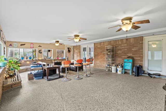 8611 Twelve Oaks Drive, Texas City, TX 77591