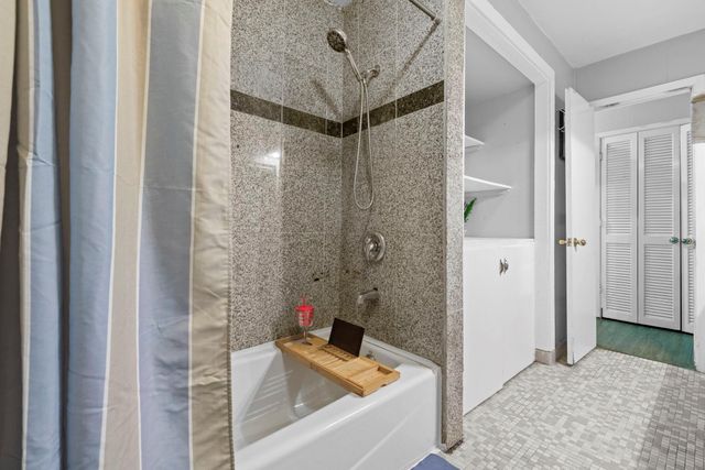 8611 Twelve Oaks Drive, Texas City, TX 77591