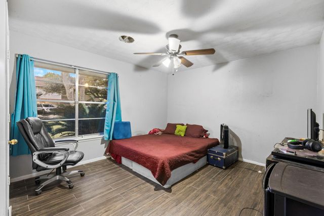 8611 Twelve Oaks Drive, Texas City, TX 77591