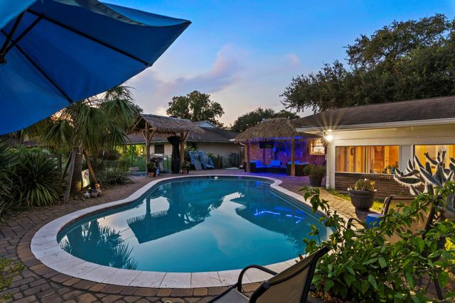 8611 Twelve Oaks Drive, Texas City, TX 77591