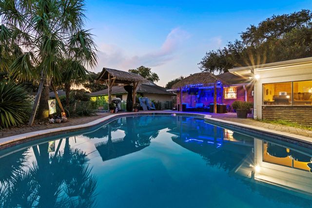 8611 Twelve Oaks Drive, Texas City, TX 77591