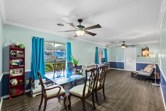 8611 Twelve Oaks Drive, Texas City, TX 77591