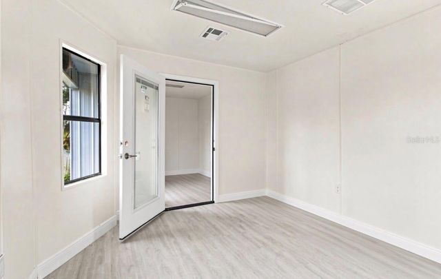 4946 E HILLSBOROUGH AVENUE, Tampa, FL 33610