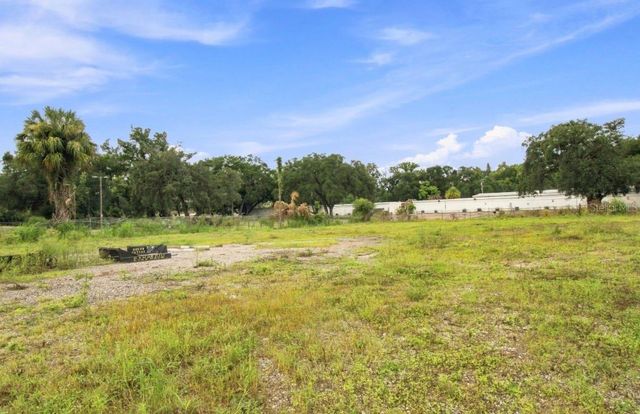 4946 E HILLSBOROUGH AVENUE, Tampa, FL 33610