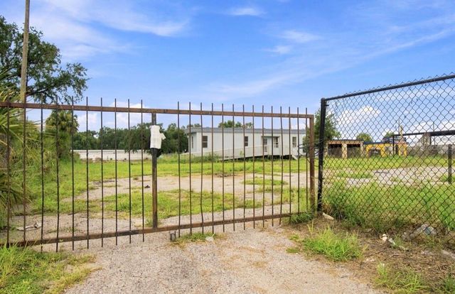 4946 E HILLSBOROUGH AVENUE, Tampa, FL 33610