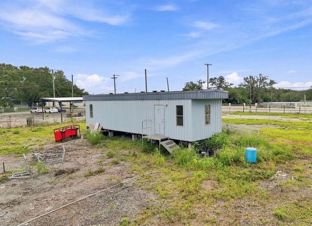 4946 E HILLSBOROUGH AVENUE, Tampa, FL 33610
