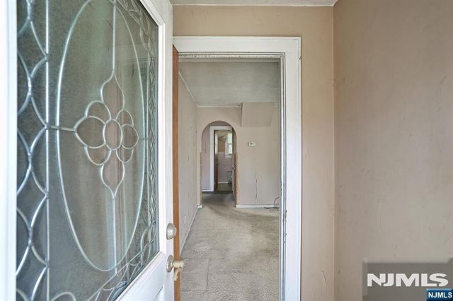 82 Coger Street, Saddle Brook, NJ 07663