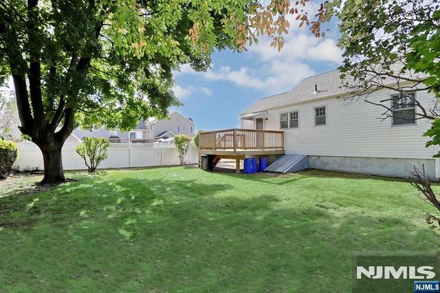 82 Coger Street, Saddle Brook, NJ 07663
