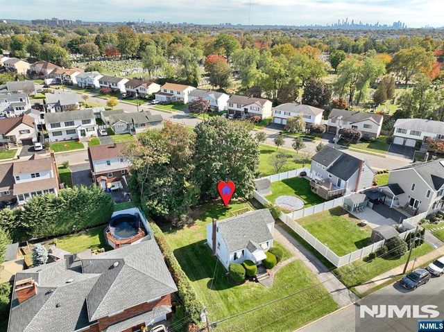 82 Coger Street, Saddle Brook, NJ 07663