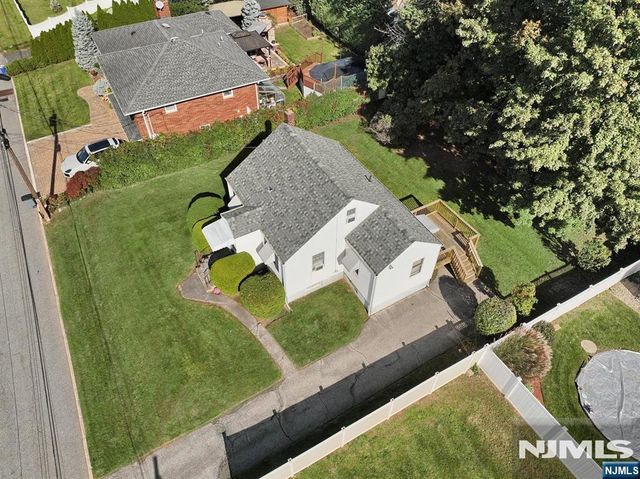 82 Coger Street, Saddle Brook, NJ 07663