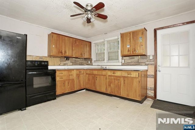 82 Coger Street, Saddle Brook, NJ 07663