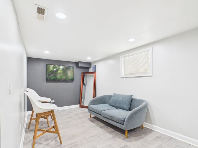 234 W 117th Street, Chicago, IL 60628